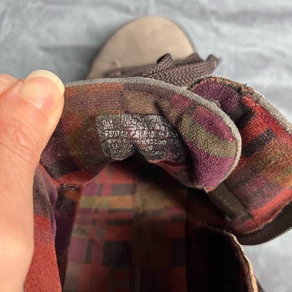 Born Swanson Suede Sneakers - Picture 4 of 4